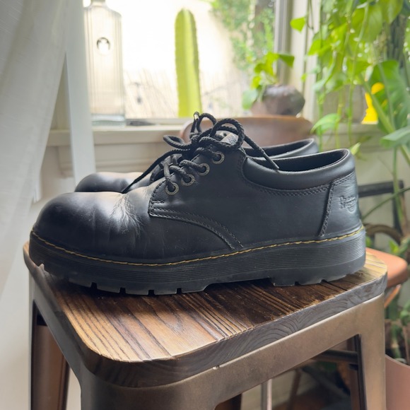 Dr. Martens Black Leather Oxford Shoes Men's Classic Uniform Workwear - Picture 1 of 10